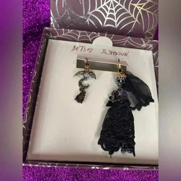 SOLD - Picture 3 of 5